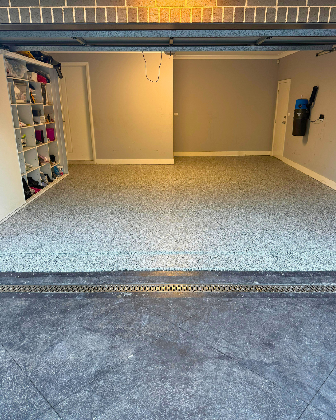 flake flooring system